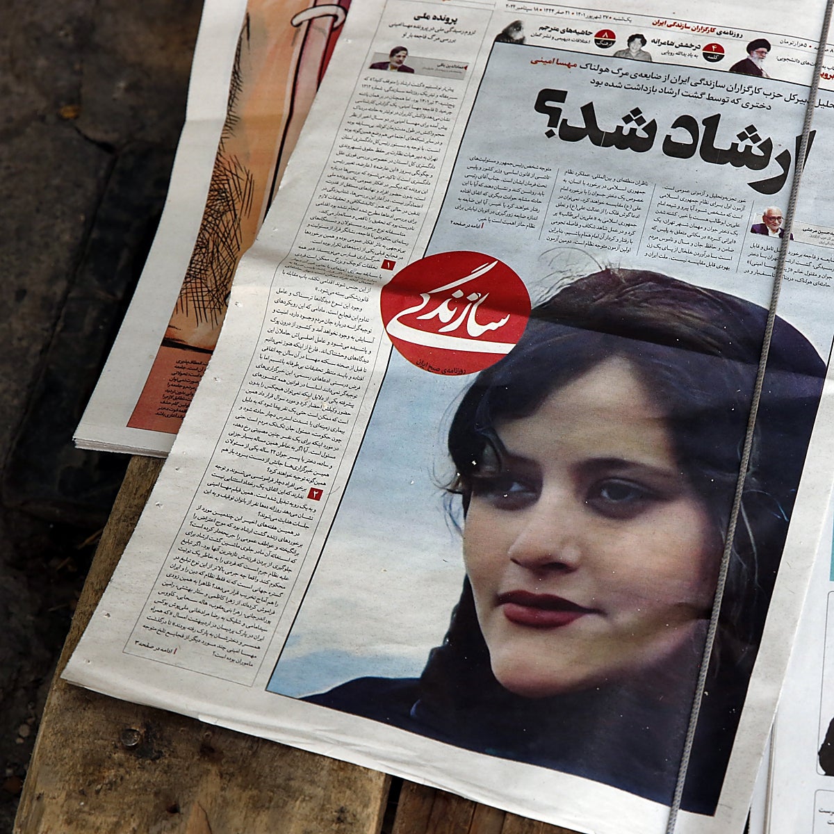 Las mujeres de Irán se quitan el velo en protesta por la muerte de Amini