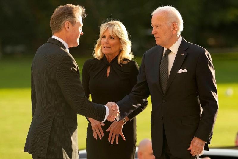 Joe y Jill Biden a su llegada al Palacio de Buckingham