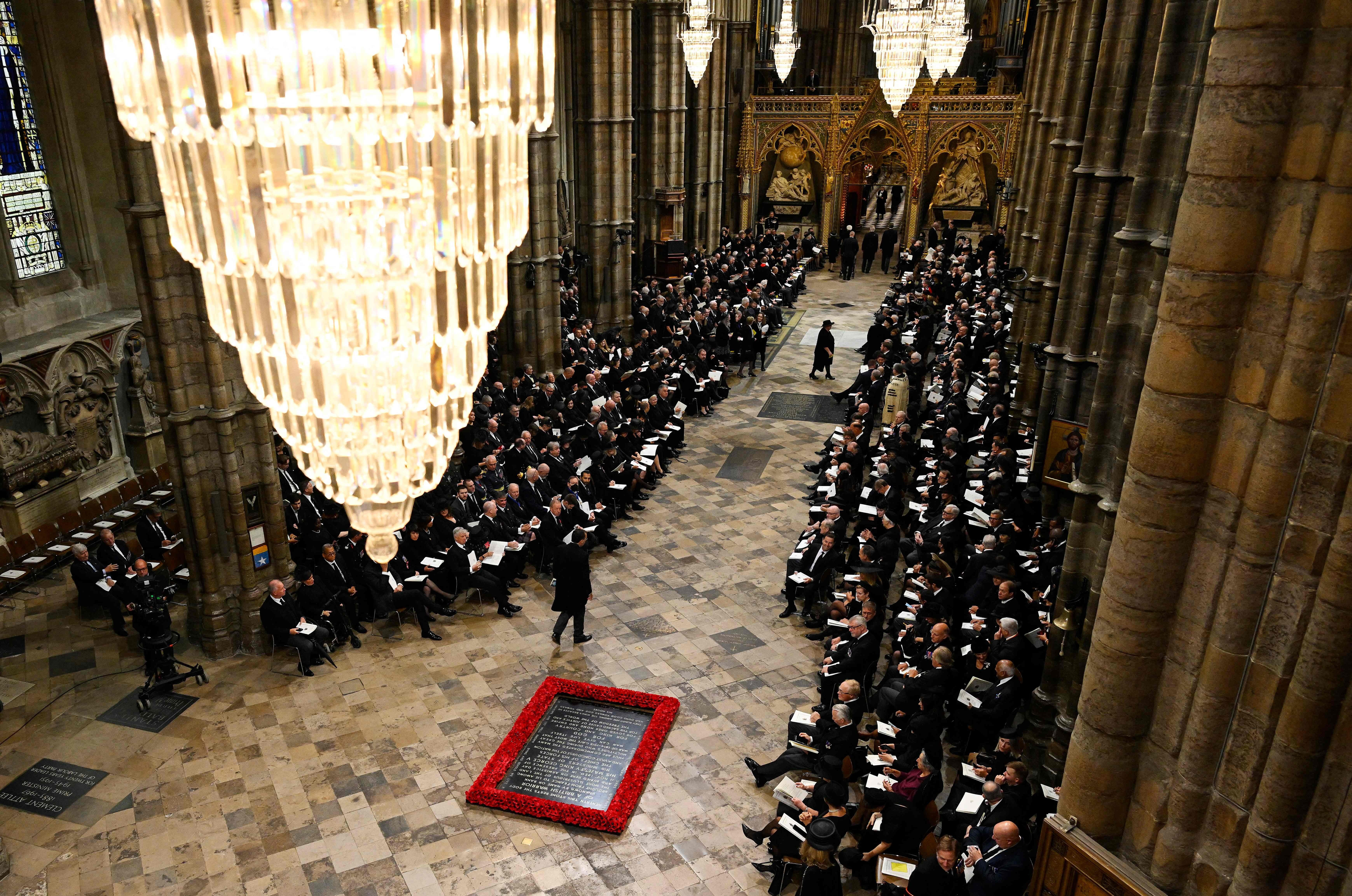 Interior de la abadía de Westminster, donde se va a celebrar el funeral de Estado de Isabel II.