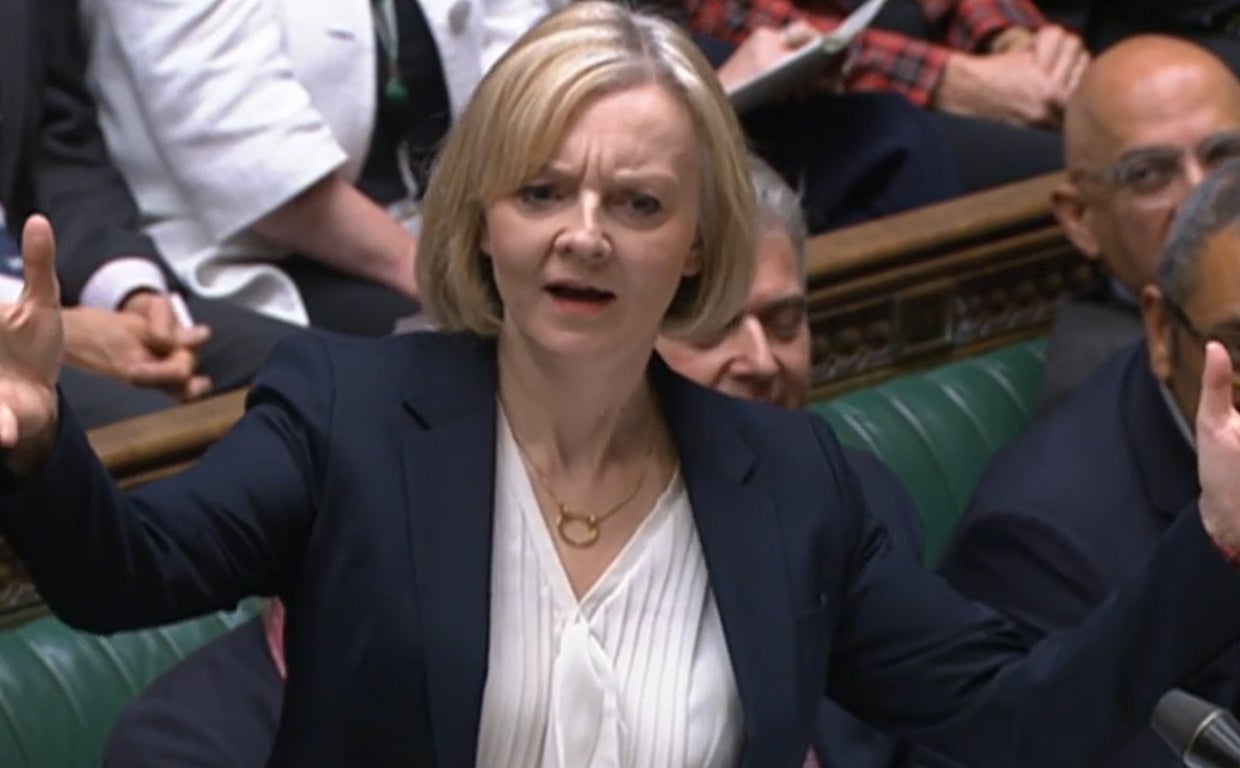 Liz Truss se aferra al cargo pese a las peticiones de dimisión: «Soy una luchadora, no una desertora»