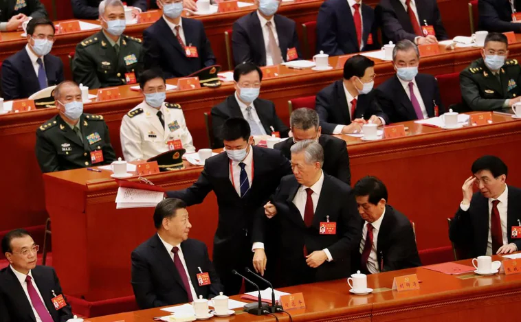Sacan a la fuerza al expresidente Hu Jintao del Congreso del Partido Comunista de China