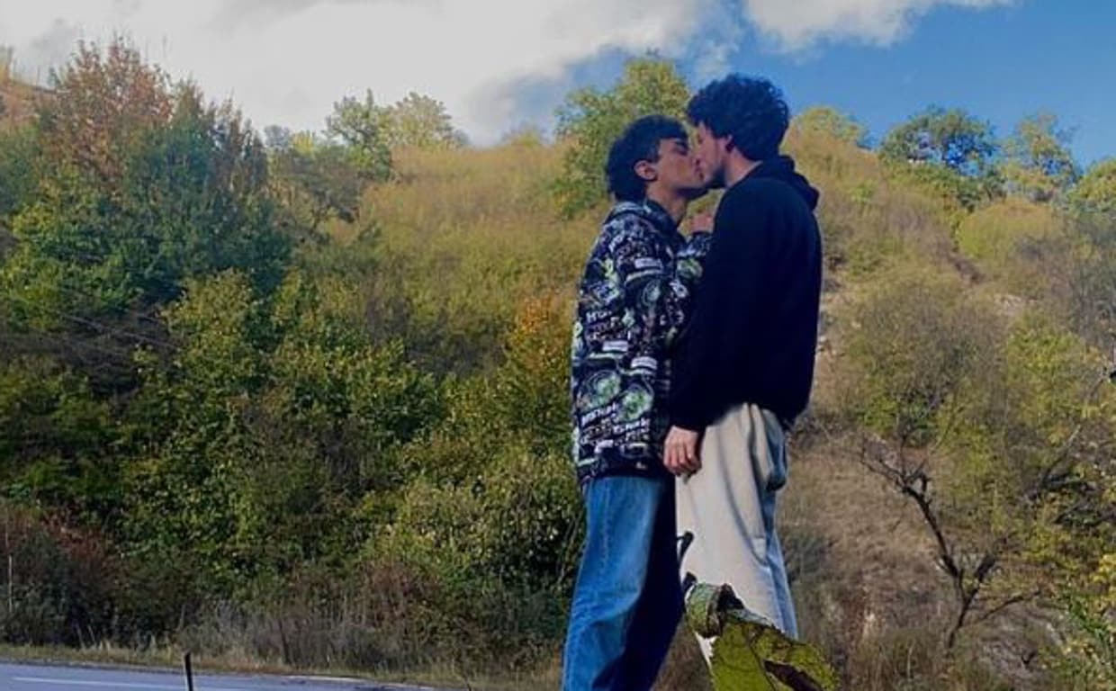 Una pareja gay se suicida en Armenia tras publicar su último beso en  Instagram
