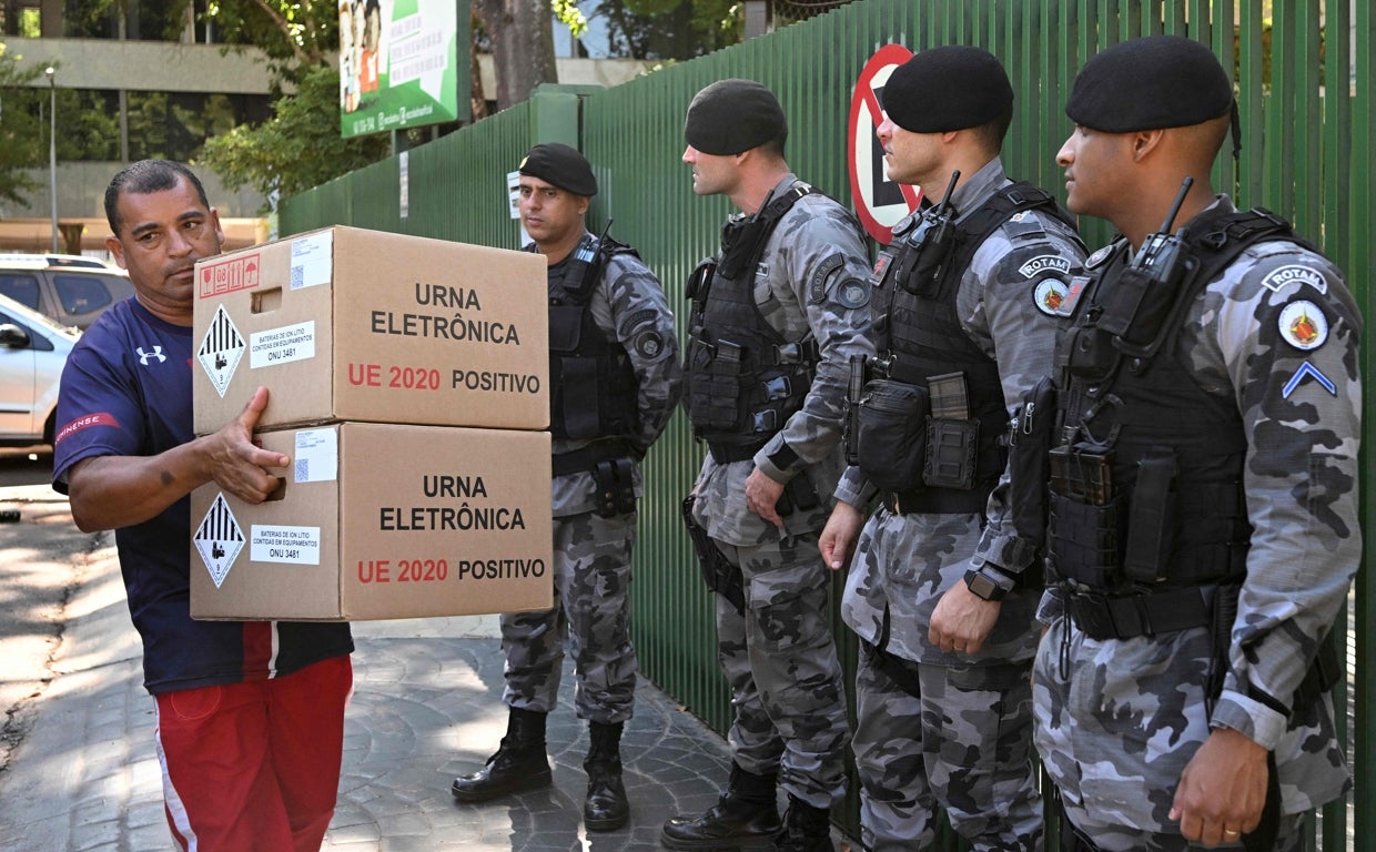 Brasilia prepara las elecciones este domingo