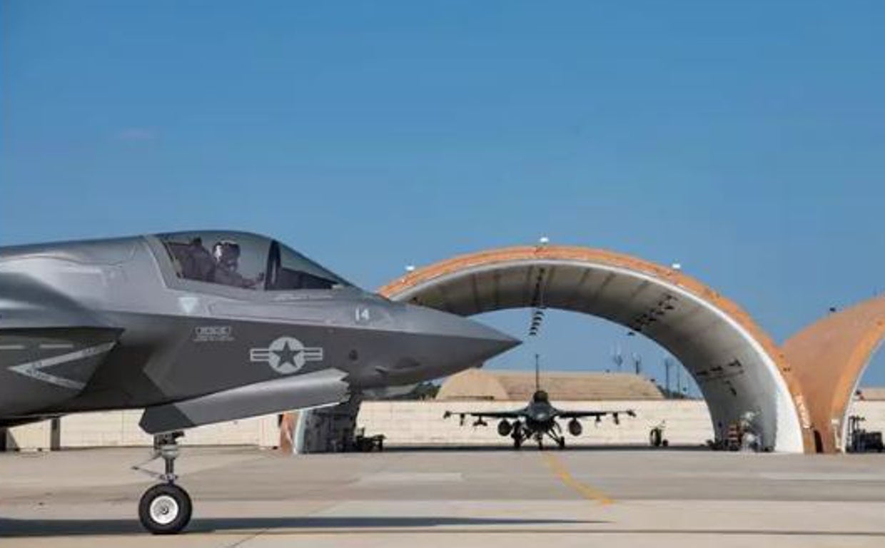 Un caza de EE.UU., en una base militar de Corea del Sur