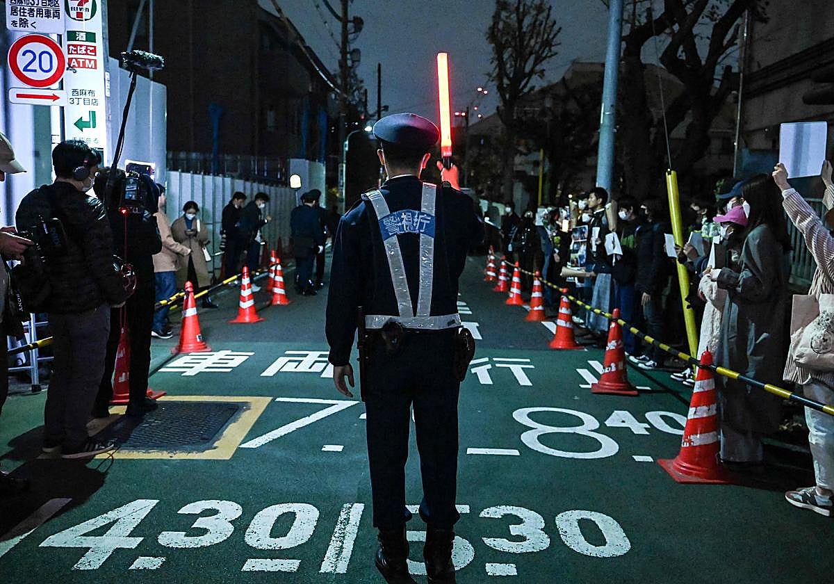 Varias personas se manifiestan en las calles de Pekín