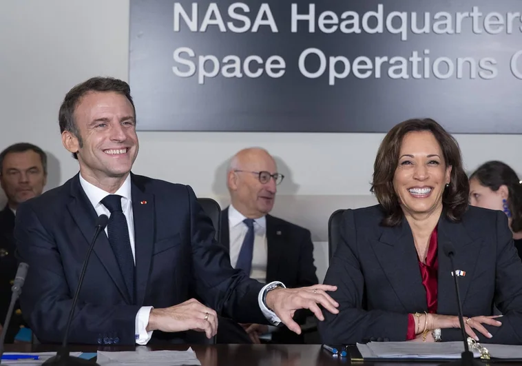 Macron and Kamala Harris during a visit to NASA Headquarters in Washington