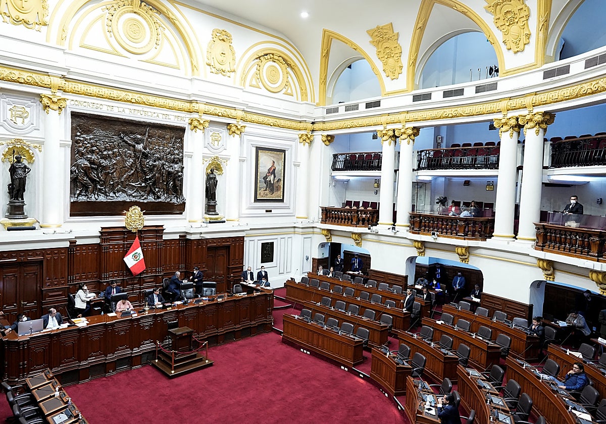 Sesión del Congreso peruano este jueves donde se aprobó la votación de una tercera moción de censura contra el presidente Castillo