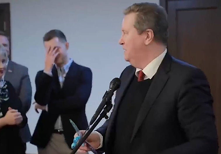 La cruel broma de un diputado ruso a un niño de Kiev: «Tendrás cohetes, sólo espera»