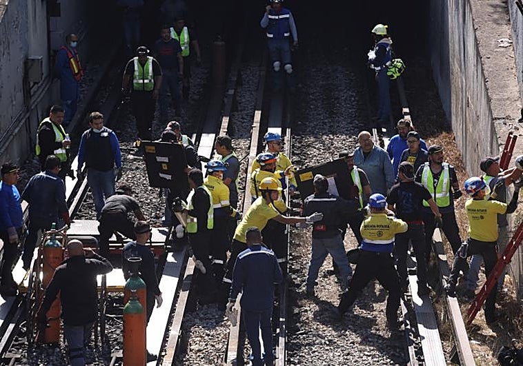 Al menos un muerto y 57 heridos en un choque de trenes en el metro de Ciudad de México