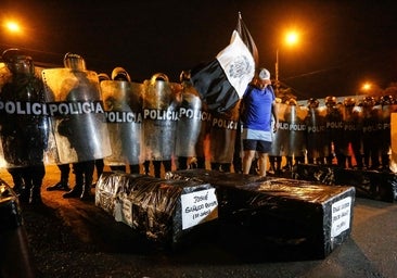 Crecen las presiones para que Boluarte dimita como presidenta de Perú