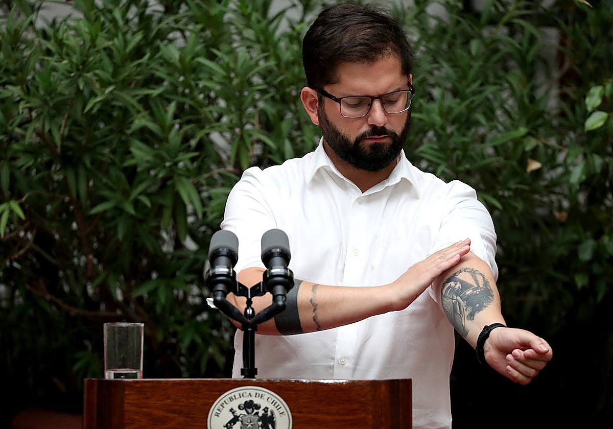 El presidente de Chile, Gabriel Boric, durante una rueda de prensa