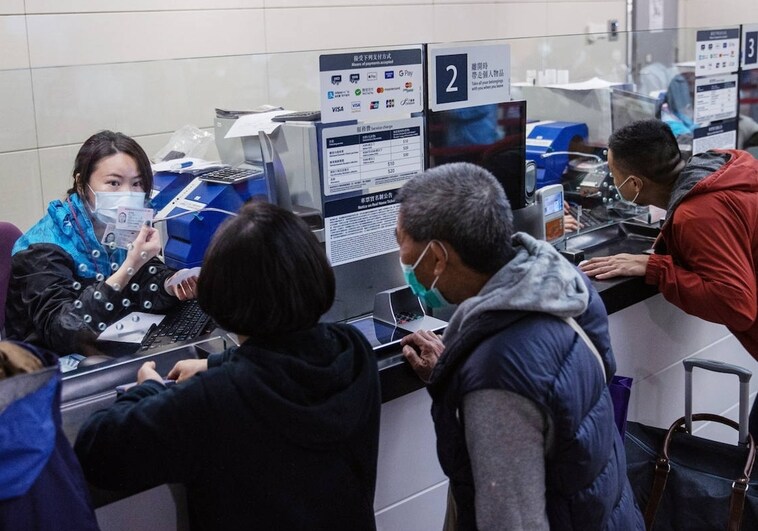 Many tourists buy tickets back to China at Hong Kong Railway Station
