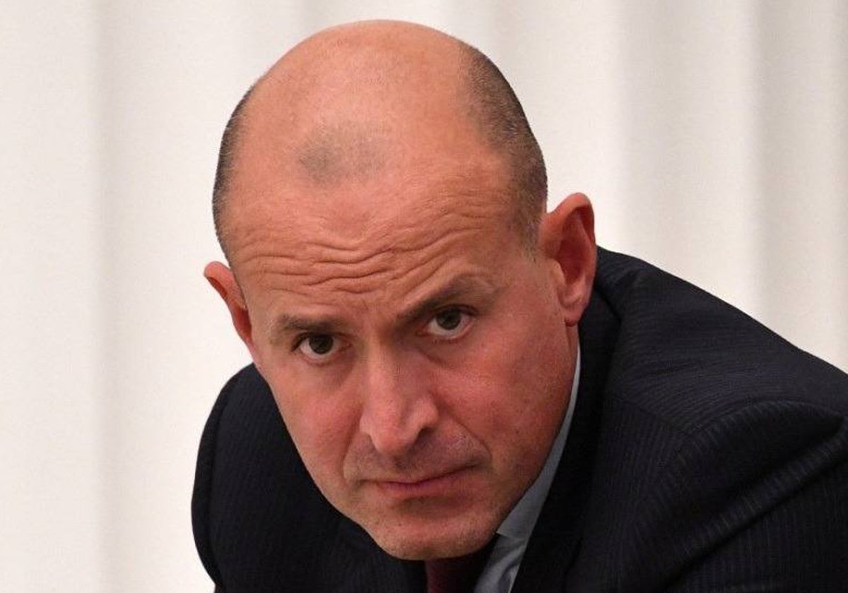 Víktor Charitonin ha firmado un contrato notarial para comprar el Hunsrück Airport Hahn