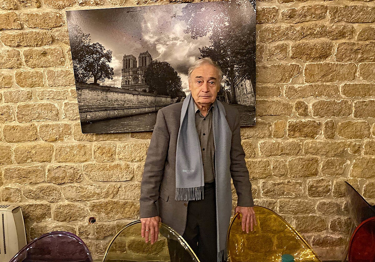 Andrei Grachev, en un restaurante de París