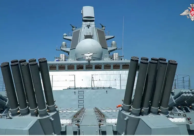 La fragata rusa Admiral Gorshkov, con misiles hipersónicos Tsirkón, llega a Sudáfrica para participar en maniobras navales