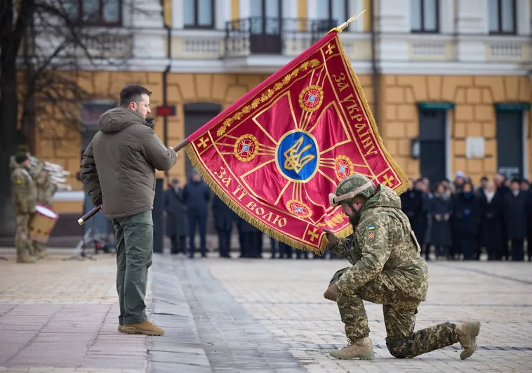 Kiev celebra la fortaleza de Ucrania en el primer aniversario de la guerra: «No huimos. Resistimos y luchamos»