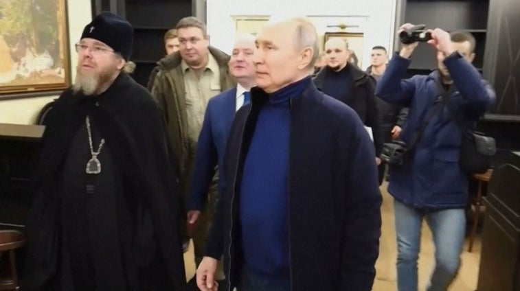 Putin visita por sorpresa Crimea