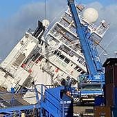 Un barco del cofundador de Microsoft vuelca y deja dos desaparecidos y diez heridos