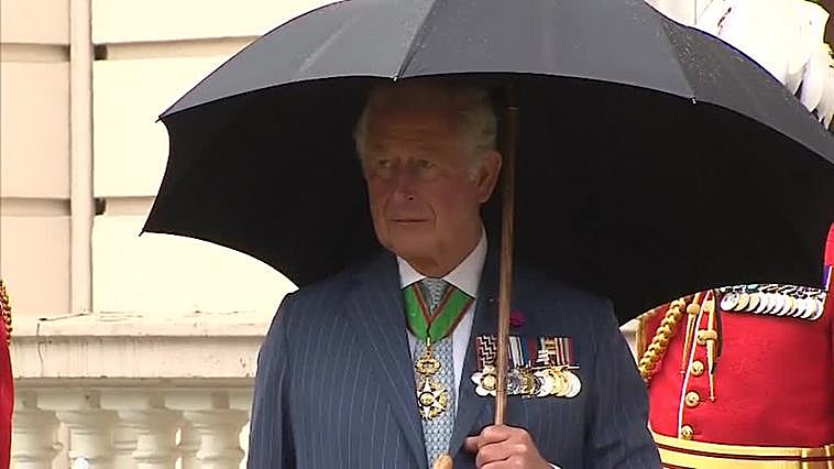 Se suspende la visita del rey Carlos III de Inglaterra a Francia