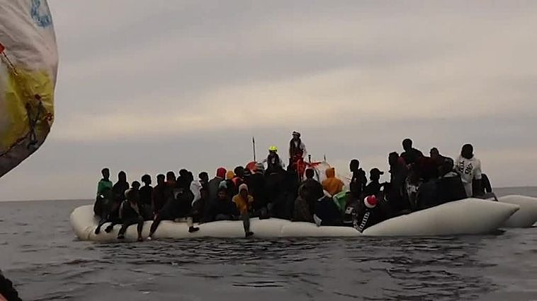 Rescatan a 92 migrantes en las costas de Libia tratando de cruzar el Mediterráneo