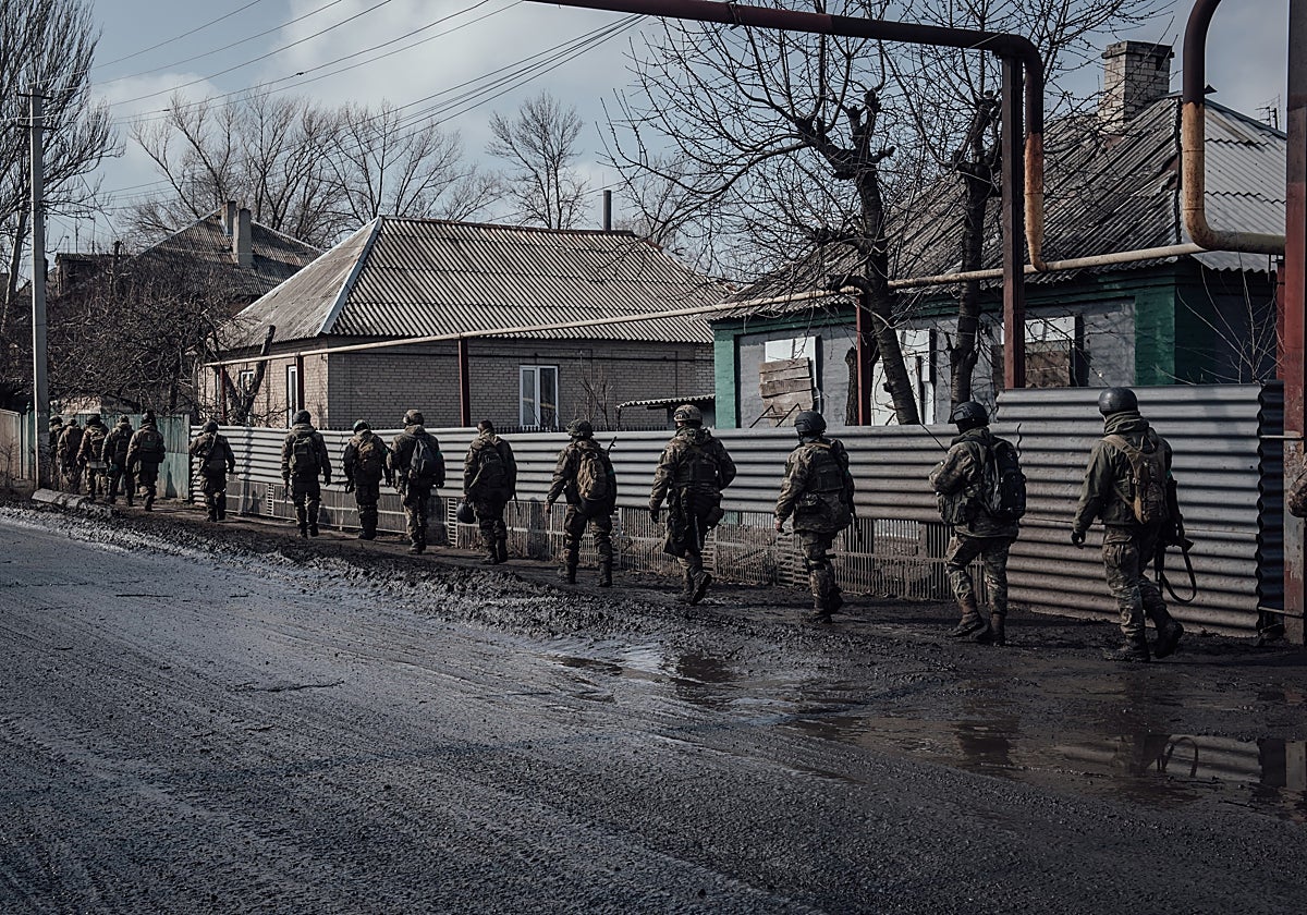 Soldados ucranianos en Bajmut