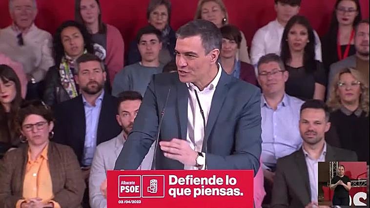 Sánchez dice que sale el 28M a competir en gestión con un PP que solo torpedea