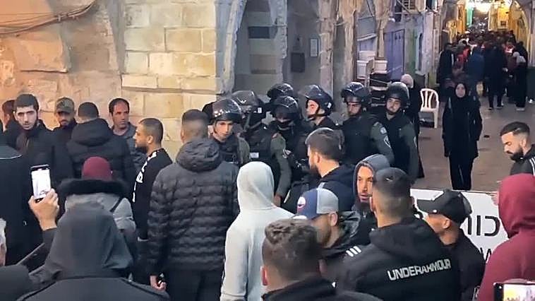 Continúa la tensión entre israelíes y palestinos por los asaltos a la mezquita de Al-Aqsa