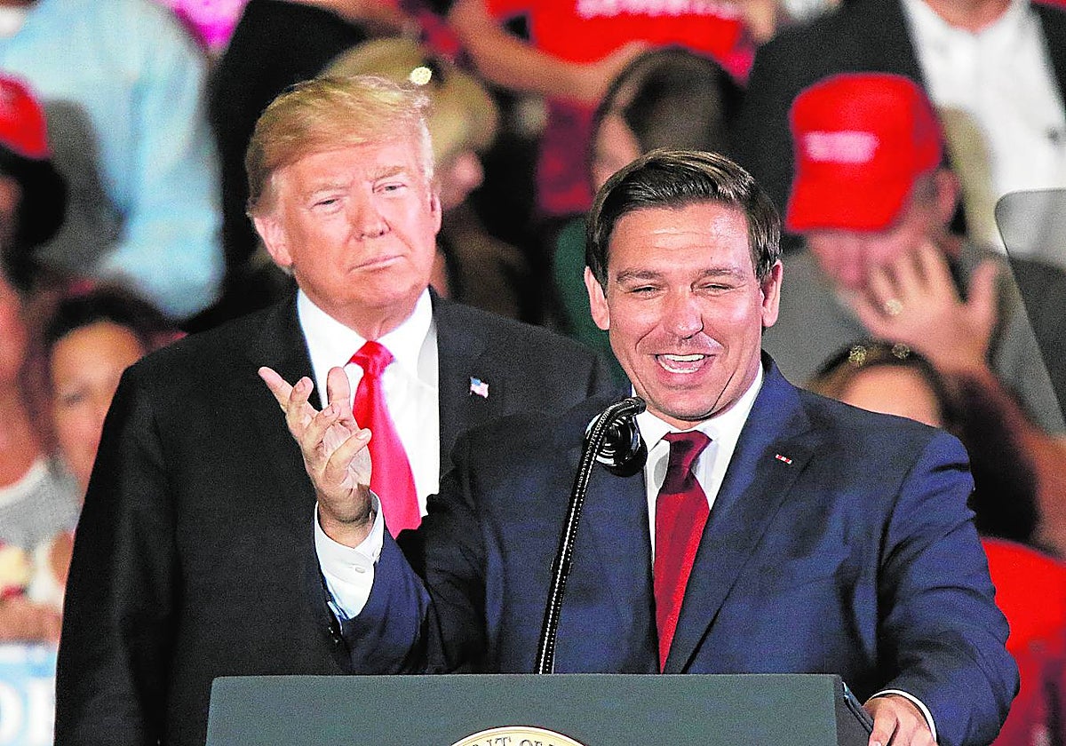 El expresidente Donald Trump, con su mayor rival en este momento, Ron DeSantis