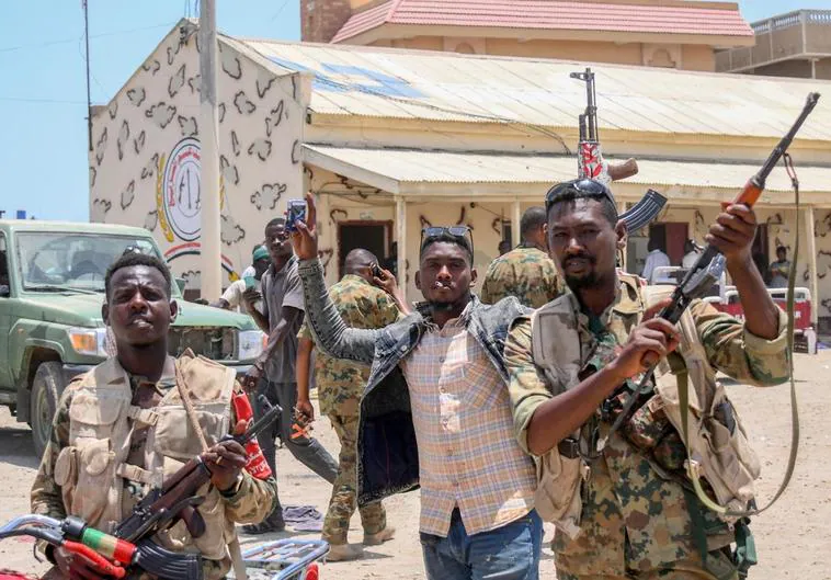 El embajador de la UE en Sudán, atacado en su propia casa en medio de los combates en el país