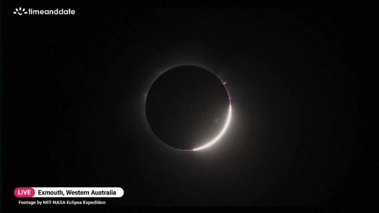 Espectacular eclipse solar total desde el noroeste de Australia