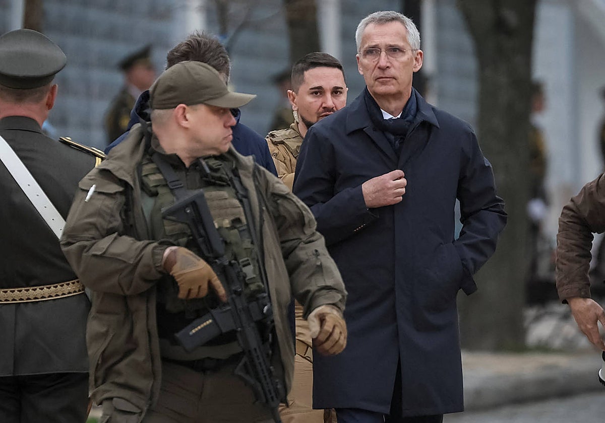 El secretario general de la OTAN, Jens Stoltenberg, durante su visita a Kiev