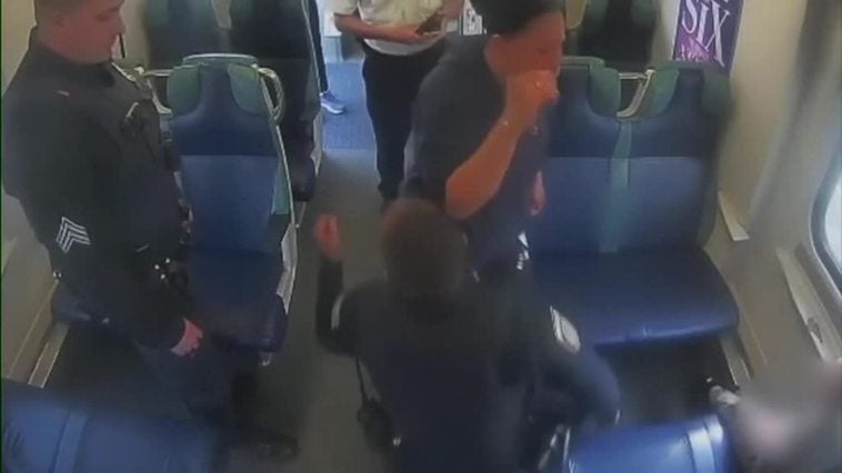 Un conductor de tren rescata de las vías a un niño de cinco años en Nueva York