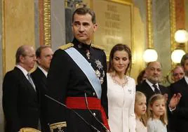 ¿Por qué Carlos III será coronado y Felipe VI fue proclamado Rey?