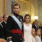 ¿Por qué Carlos III será coronado y Felipe VI fue proclamado Rey?