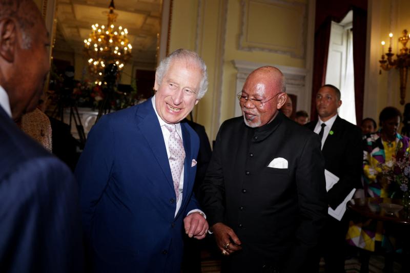 El rey Carlos de Gran Bretaña se reúne informalmente con los líderes de la Commonwealth en Marlborough House