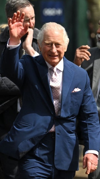 El hombre más allá de la Corona