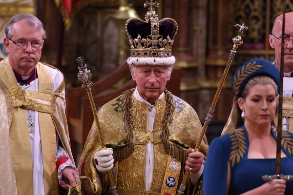 Coronación de Carlos III y Camila, en directo: ceremonia en Westminster, invitados, vestidos, looks y última hora hoy