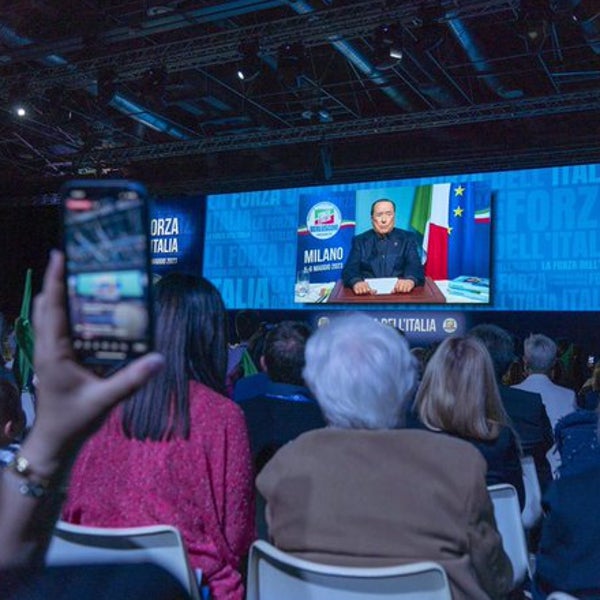 Berlusconi reaparece con un mensaje para su partido: «Somos los santos laicos de los italianos»