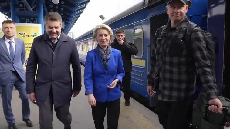 Ursula Von del Leyen llega a Ucrania para reunirse con Zelenski