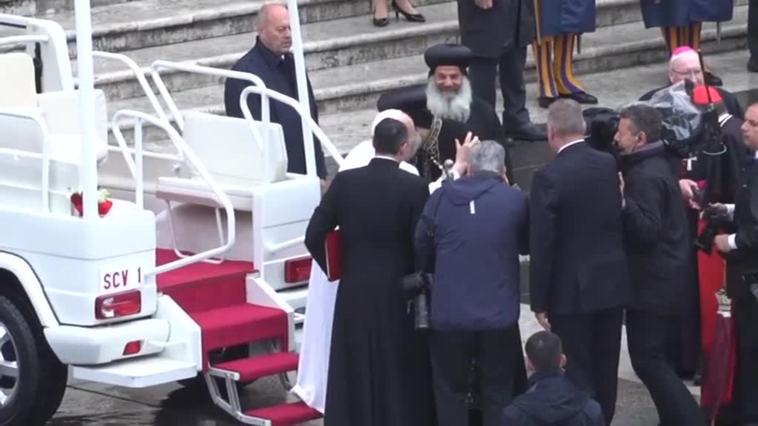 El papa Francisco celebra la audiencia general junto al patriarca copto por primera vez en la historia