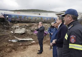 Las víctimas del accidente de tren en Grecia denuncian a Mitsotakis pocos días antes de las elecciones generales