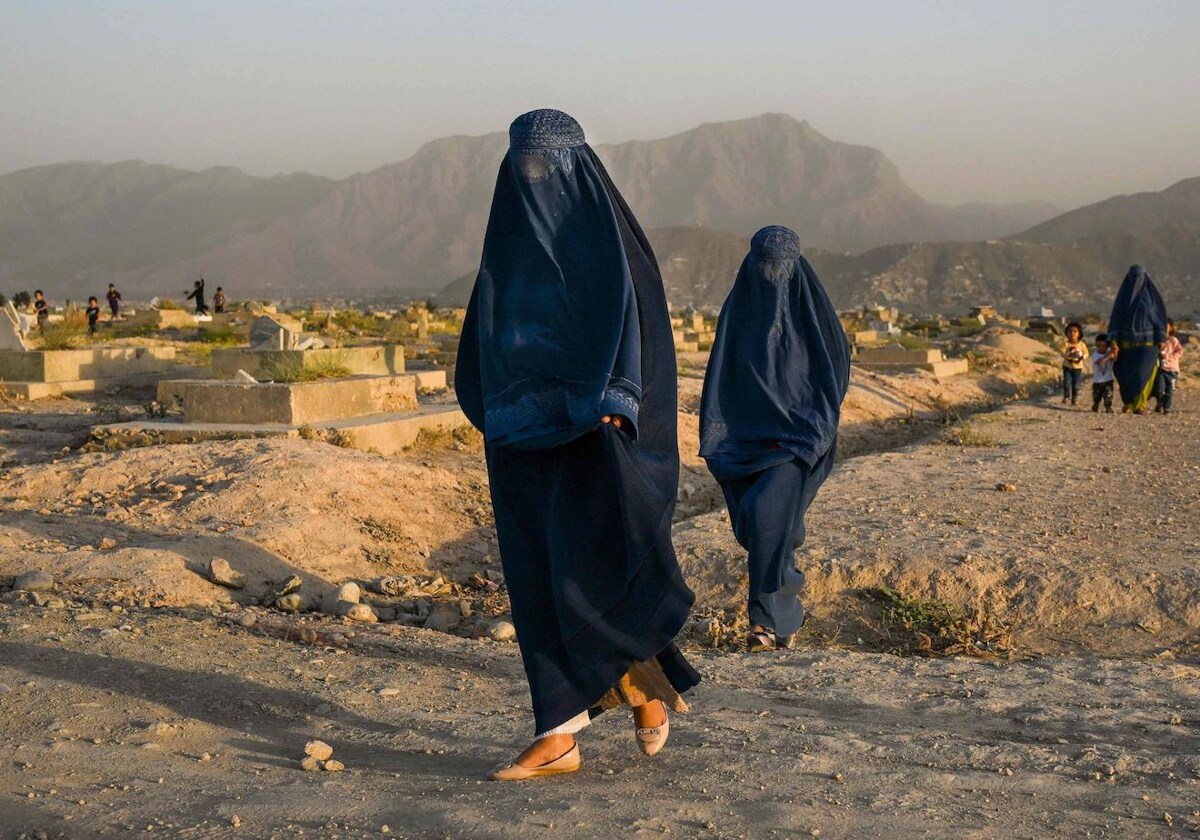 Mujeres afganas con burkas tradicionales