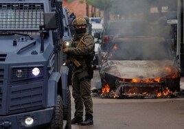 Serbia pone a sus militares en «alerta de combate» y envía a sus tropas a la frontera con Kosovo