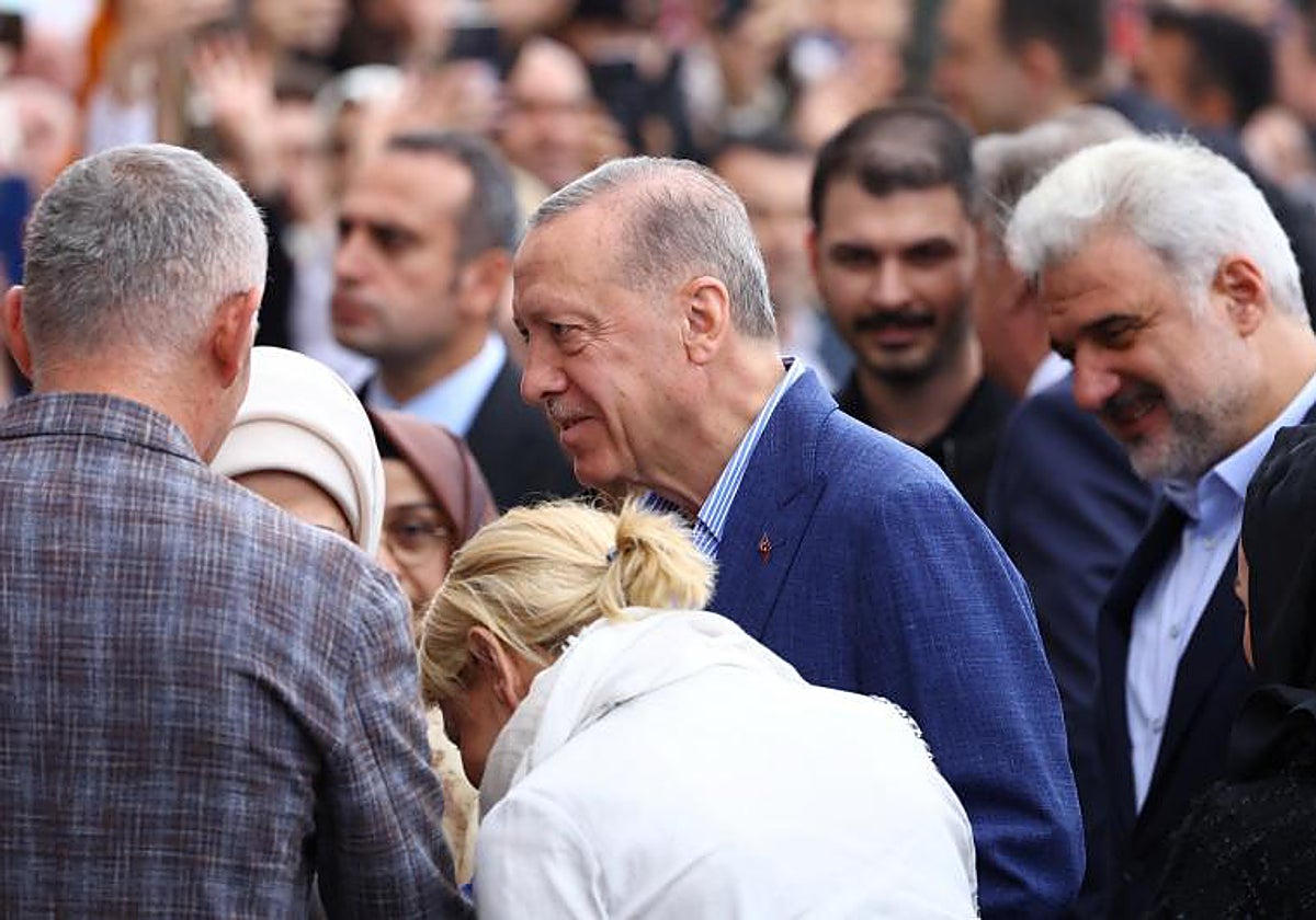 El presidente turco, Recep Tayyip Erdogan, junto a sus simpatizantes