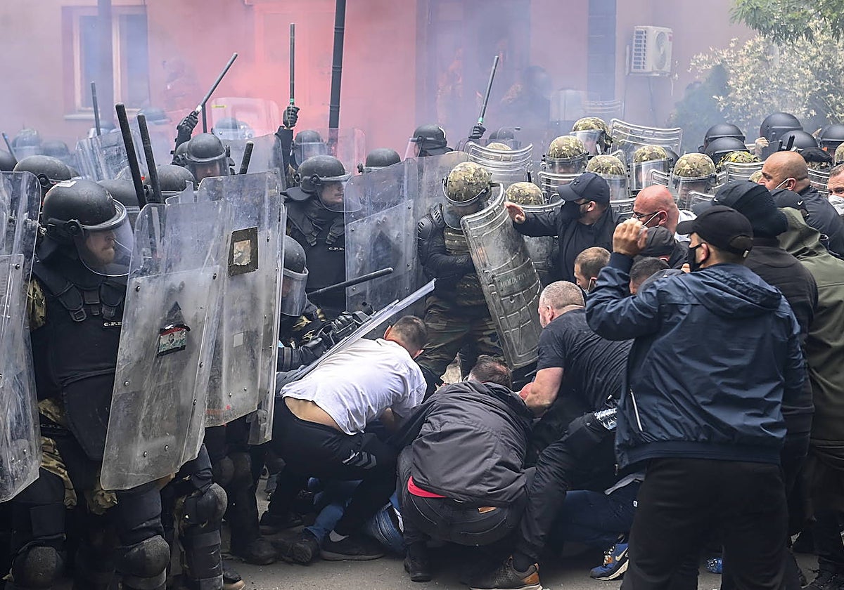 Cargas en la ciudad de Zvecan