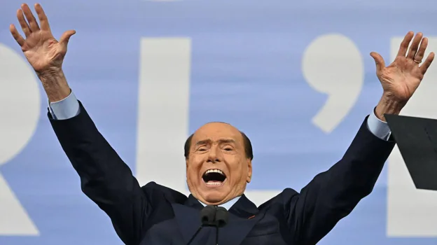 Silvio Berlusconi igresó a la política para evitar la prisión y obtuvo su artillería mediática para afianzar su poder