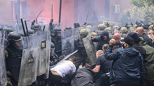 Violencia en el norte de Kosovo, que ha dejado 80 personas heridas, entre ellas 30 militares del a KFOR