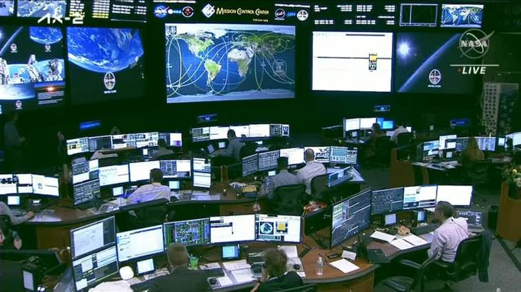 La primera mujer saudí en ir al espacio regresa de una misión privada a la EEI