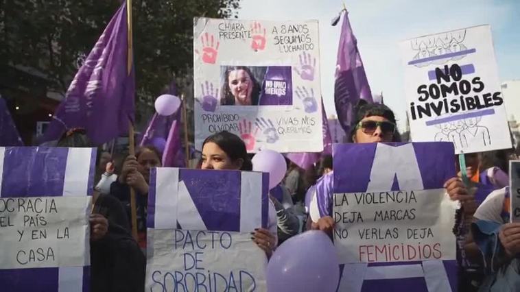 Miles de mujeres toman las calles de Buenos Aires contra la violencia machista