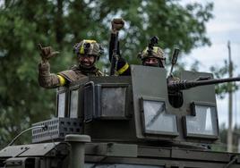 Ucrania lanza «acciones ofensivas» en el este y fija sus primeros objetivos en Donetsk y Bajmut